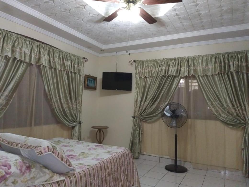 Alexander B&B Alajuela Ngoại thất bức ảnh