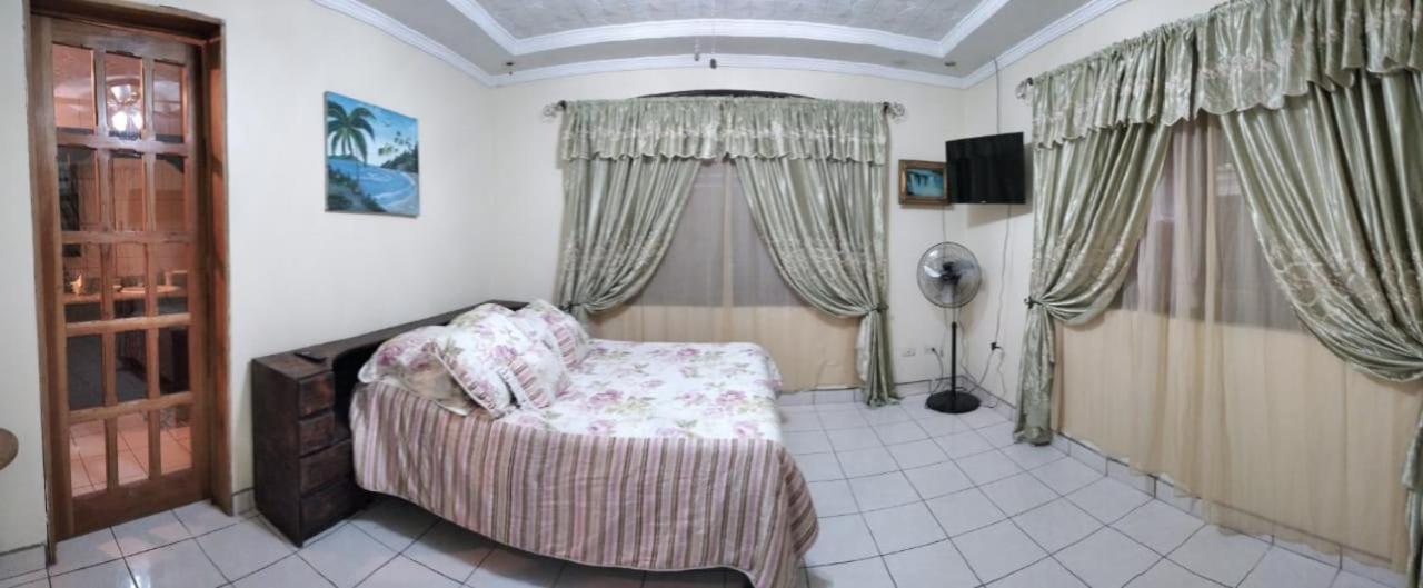 Alexander B&B Alajuela Ngoại thất bức ảnh